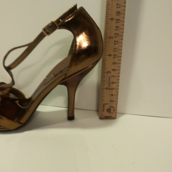 BCBGMAXAZRIA Ilarian Bronze Leather Sandals Size 9.5 - Picture 4 of 9